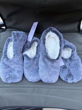 2 Pair Auden Faux Fur Slipper Socks Gripper Bottoms Warm Soft S/M 5-7

Bin 8